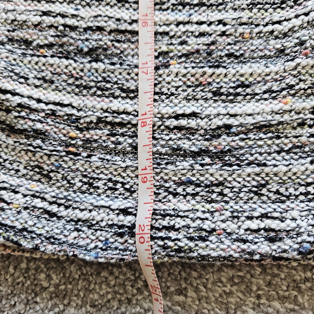 LOFT plus textured boucle knit flare skirt, 26,… - Picture 8 of 9